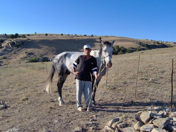 2006 09 01 - Yalkap at Fence, after 5 Month of Building in 2006 - Soil inside and outside Shows no Difference_595