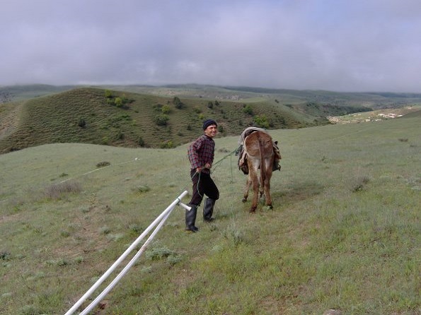 2007 04 01 - Laying 2 km Line from Karagach to Patmayurt - 2007_595