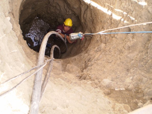 2009 03 03 - Digging Well - Perforating 2 - 2009_595