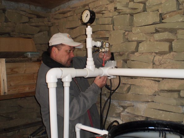 2011 03 30 Installation of Pump and Auxilary Equipment in Pump House 1_595